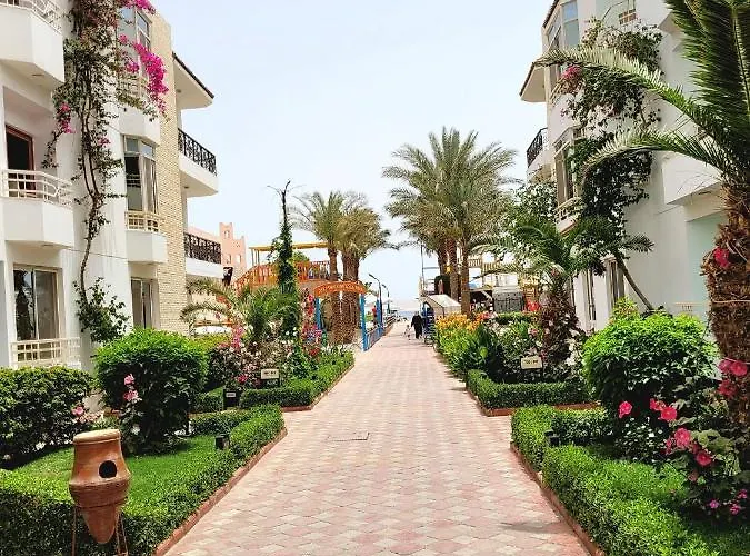 Resort Minamark For Families And Couples Only